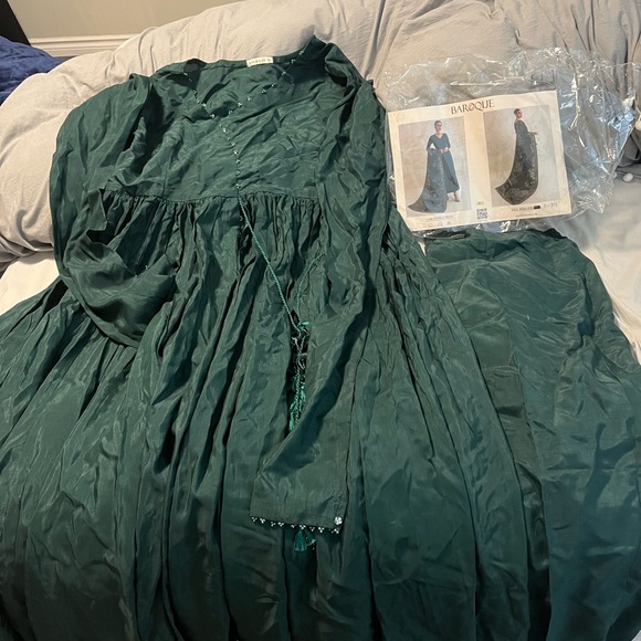 Baroque dress - Picture 2 of 3